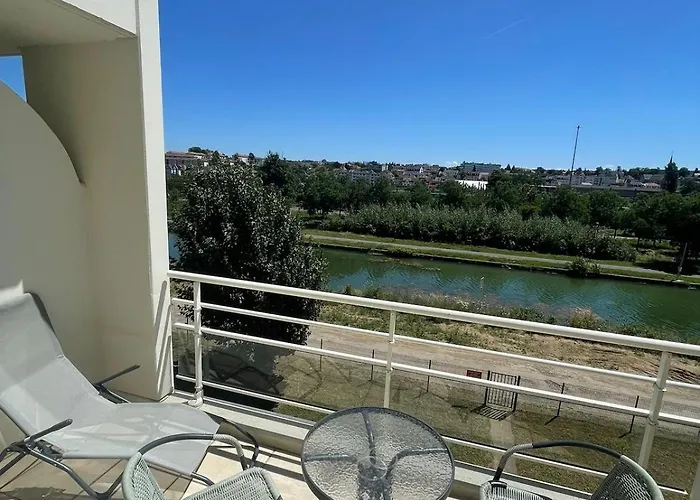 Bord Du Canal 134 Terrasse شقة مُلووز